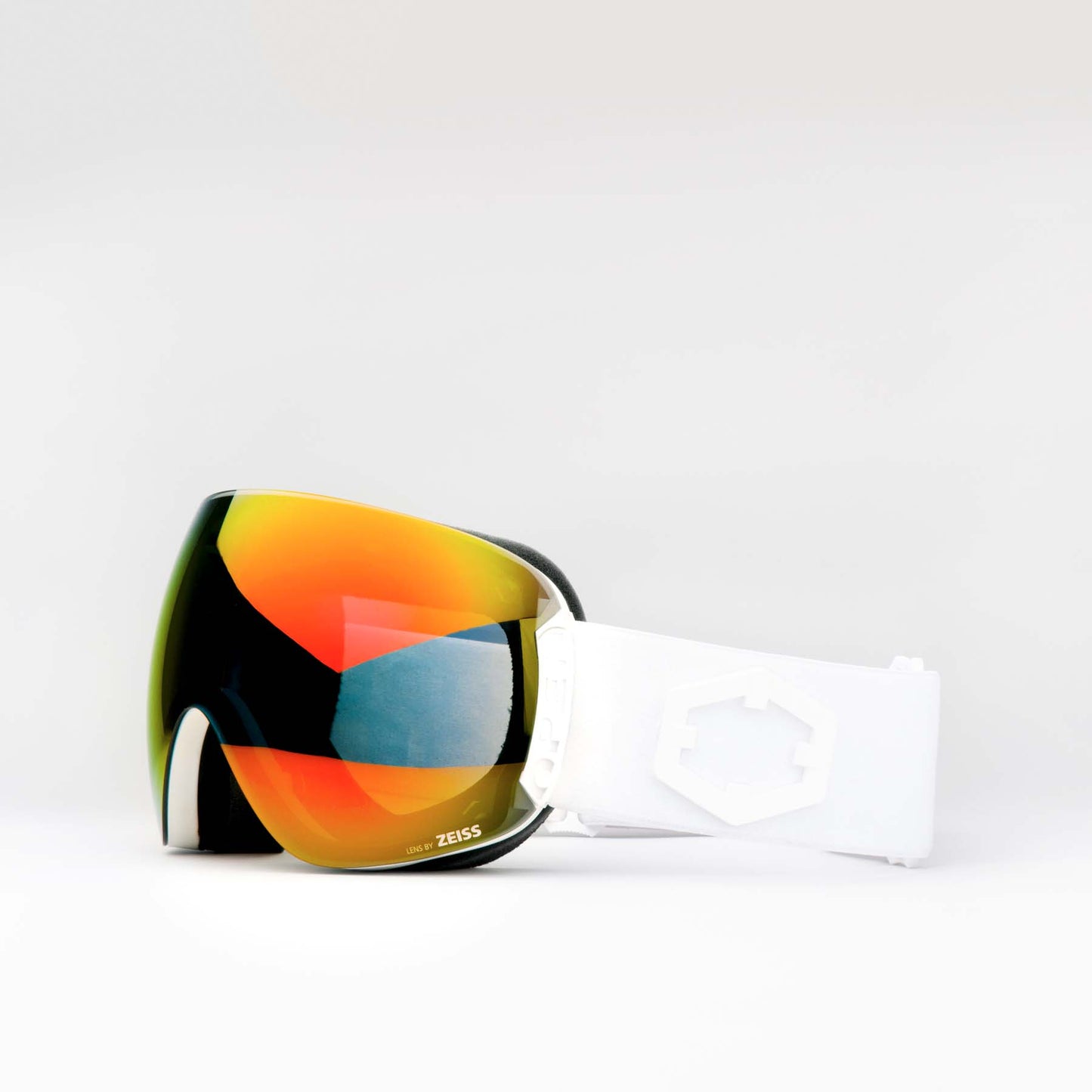 OUT OF - Open White Red MCI