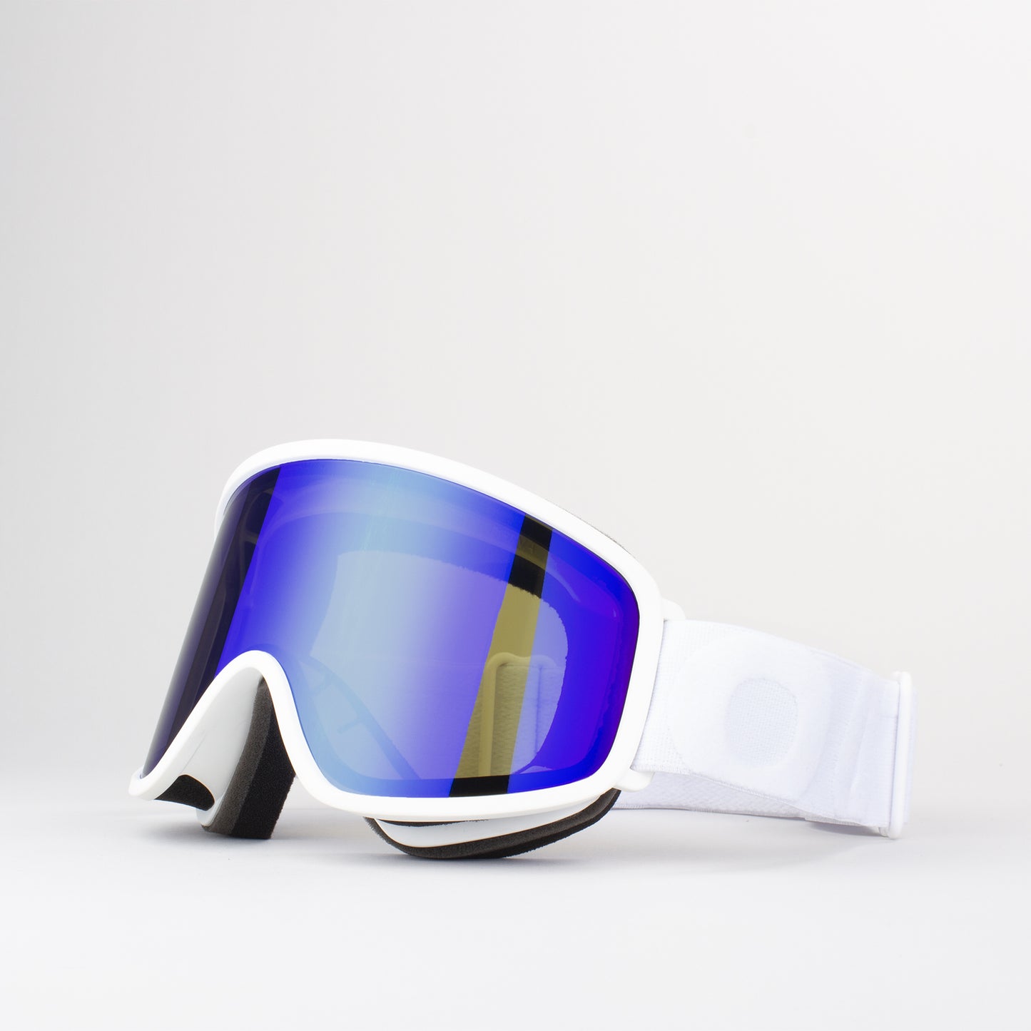 OUT OF - Flat White Blue MCI