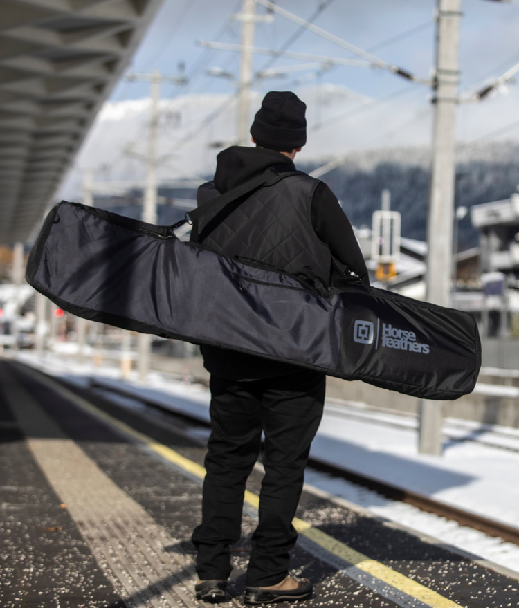 სნოუბორდის ჩანთა